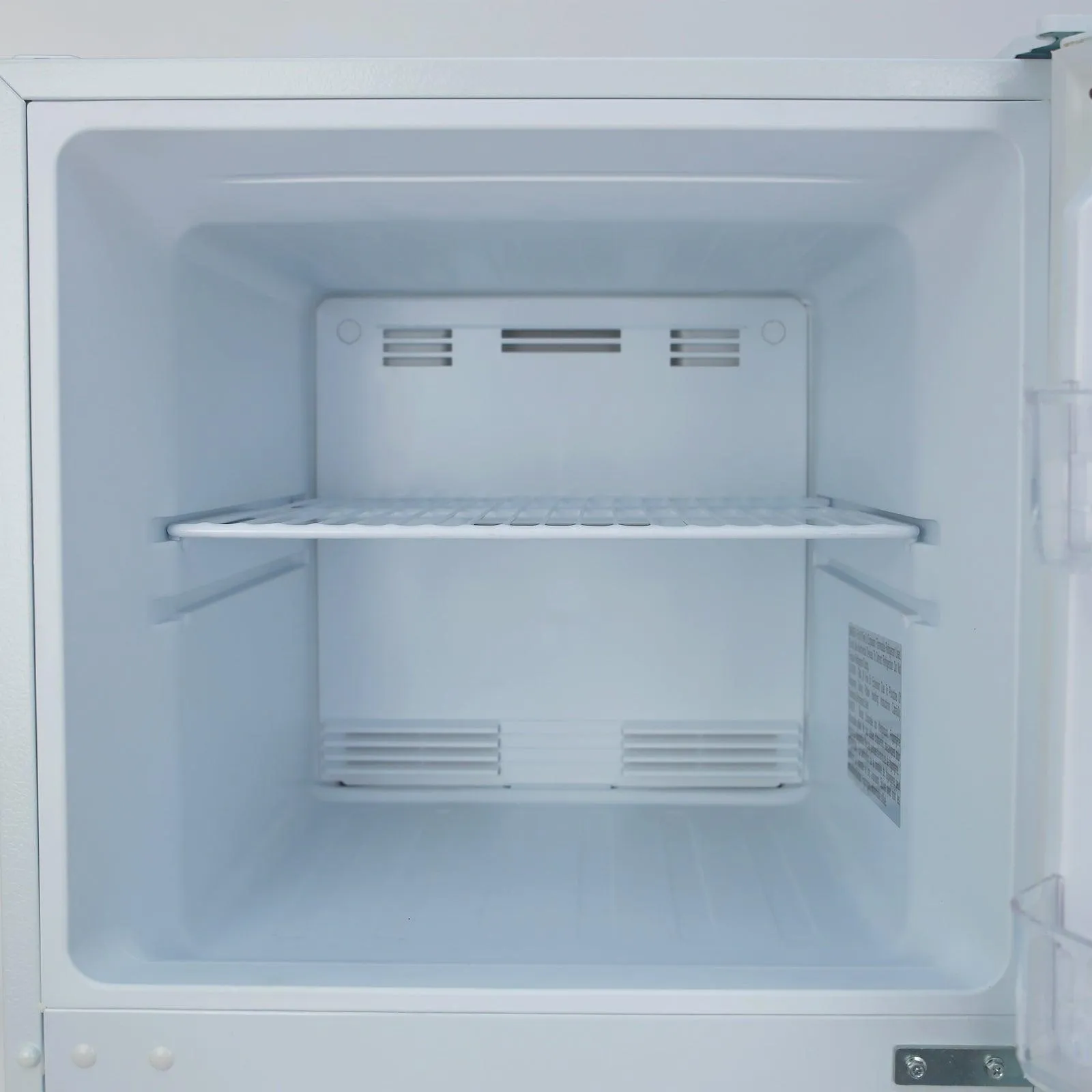 Avanti FF1010D0W Avanti Frost-Free Apartment Size Refrigerator, 10.1 Cu. Ft. - White / 10.1 Cu. Ft.