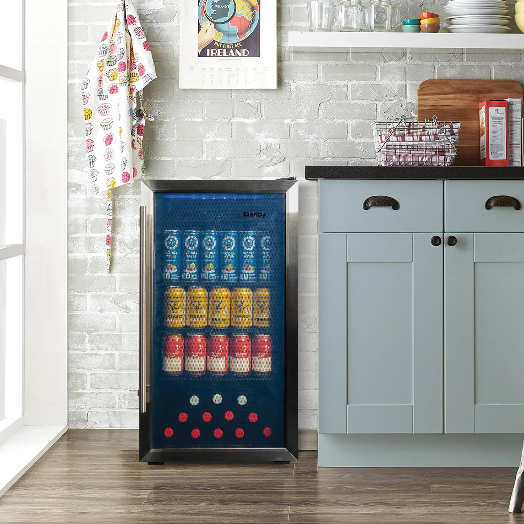 Danby DBC117A2BSSDD6 Danby Designer 117 (355Ml) Can Capacity Beverage Center