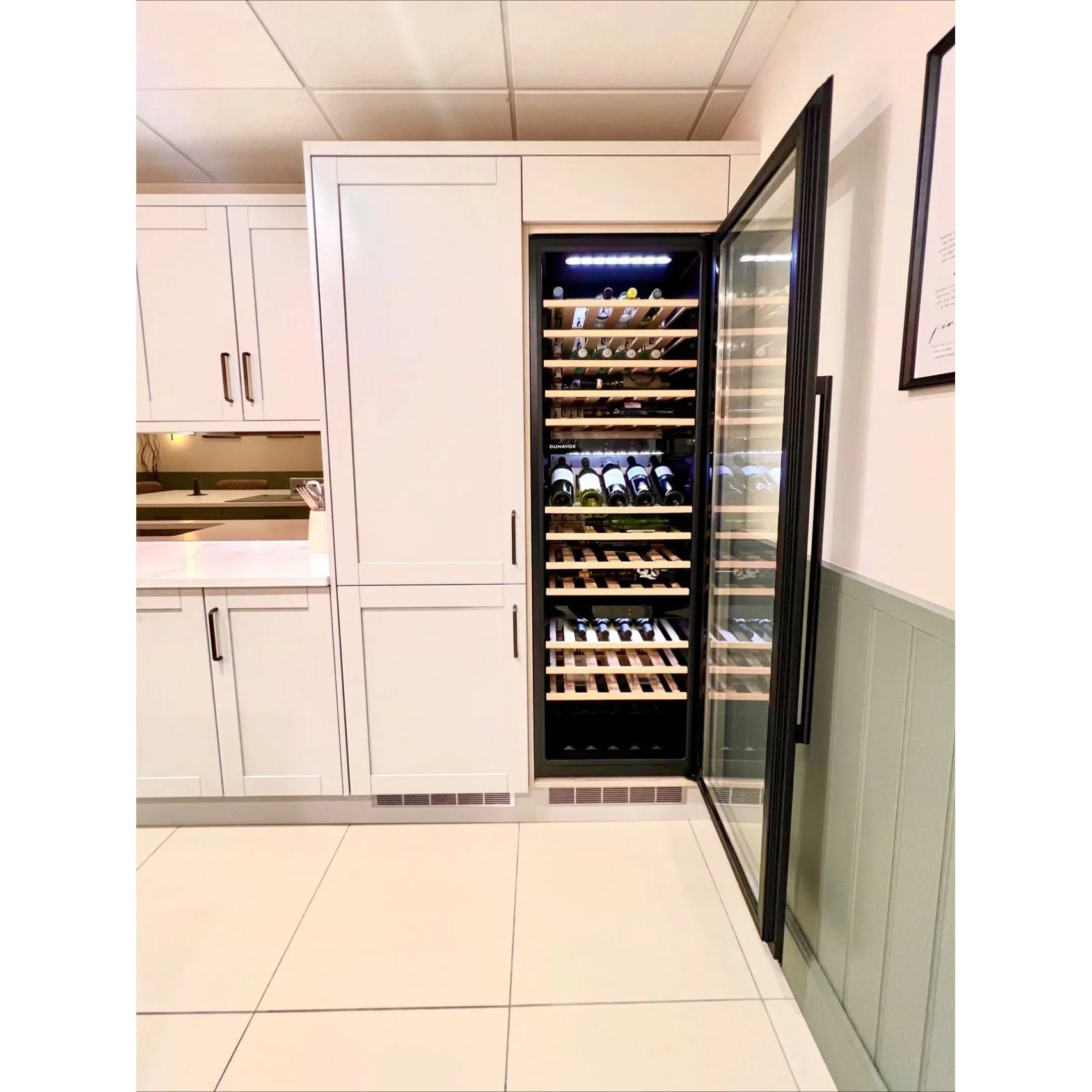 Dunavox JOY-89 - Triple Zone 89 Bottle - Integrated Wine Cooler - DX-89.246TB