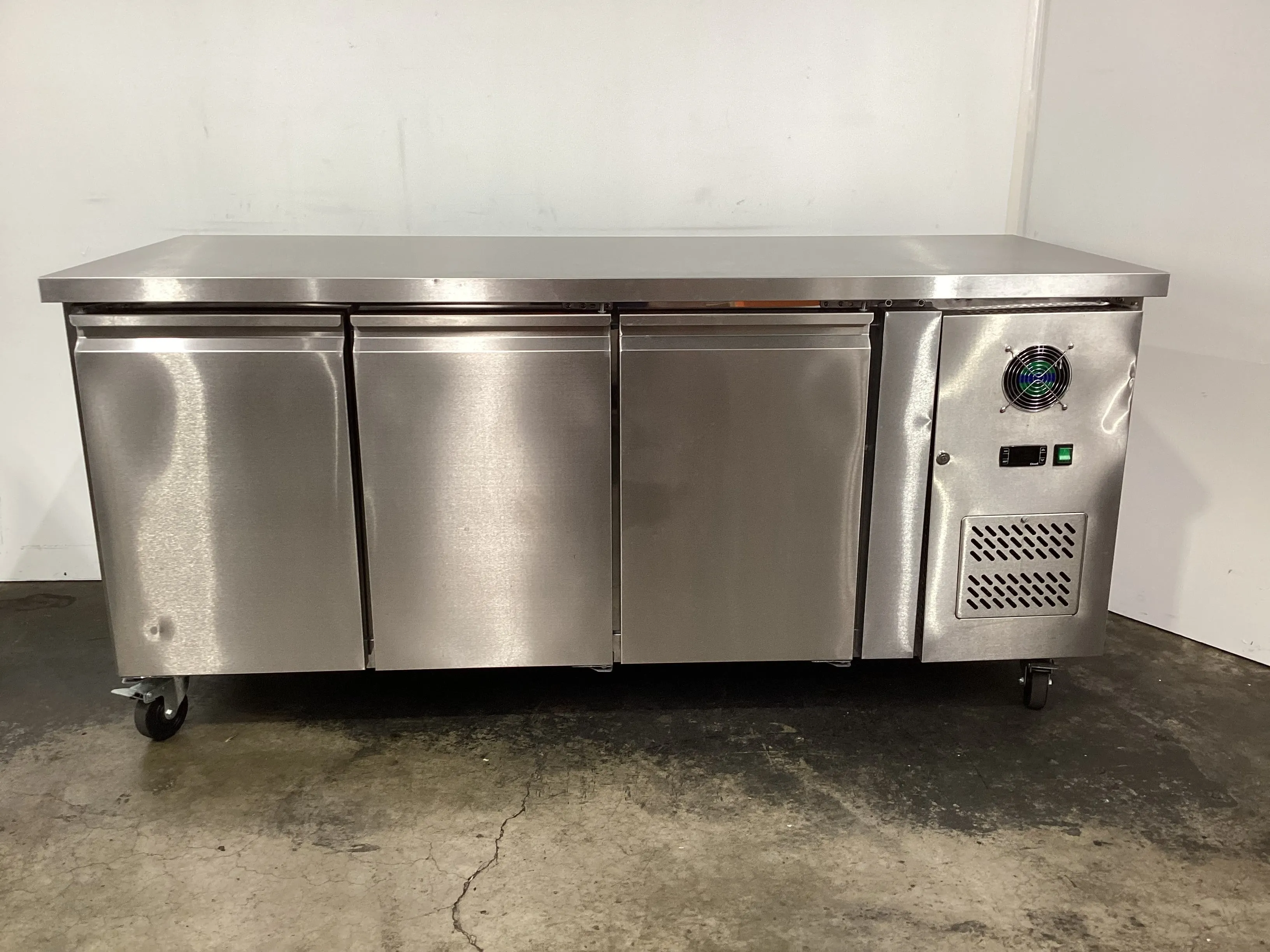 FED GN3100BT Underbench Freezer - 812723
