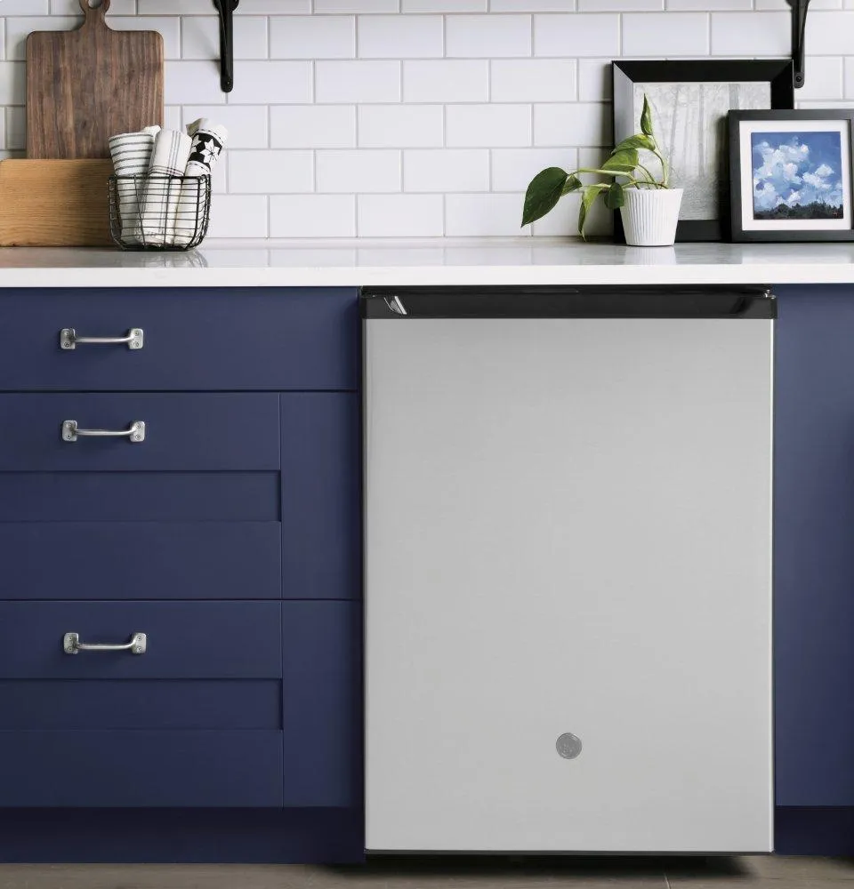 Ge Appliances GCE06GSHSB Ge Compact Refrigerator