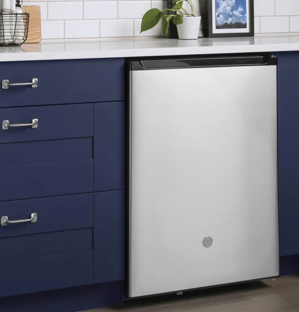 Ge Appliances GCE06GSHSB Ge Compact Refrigerator