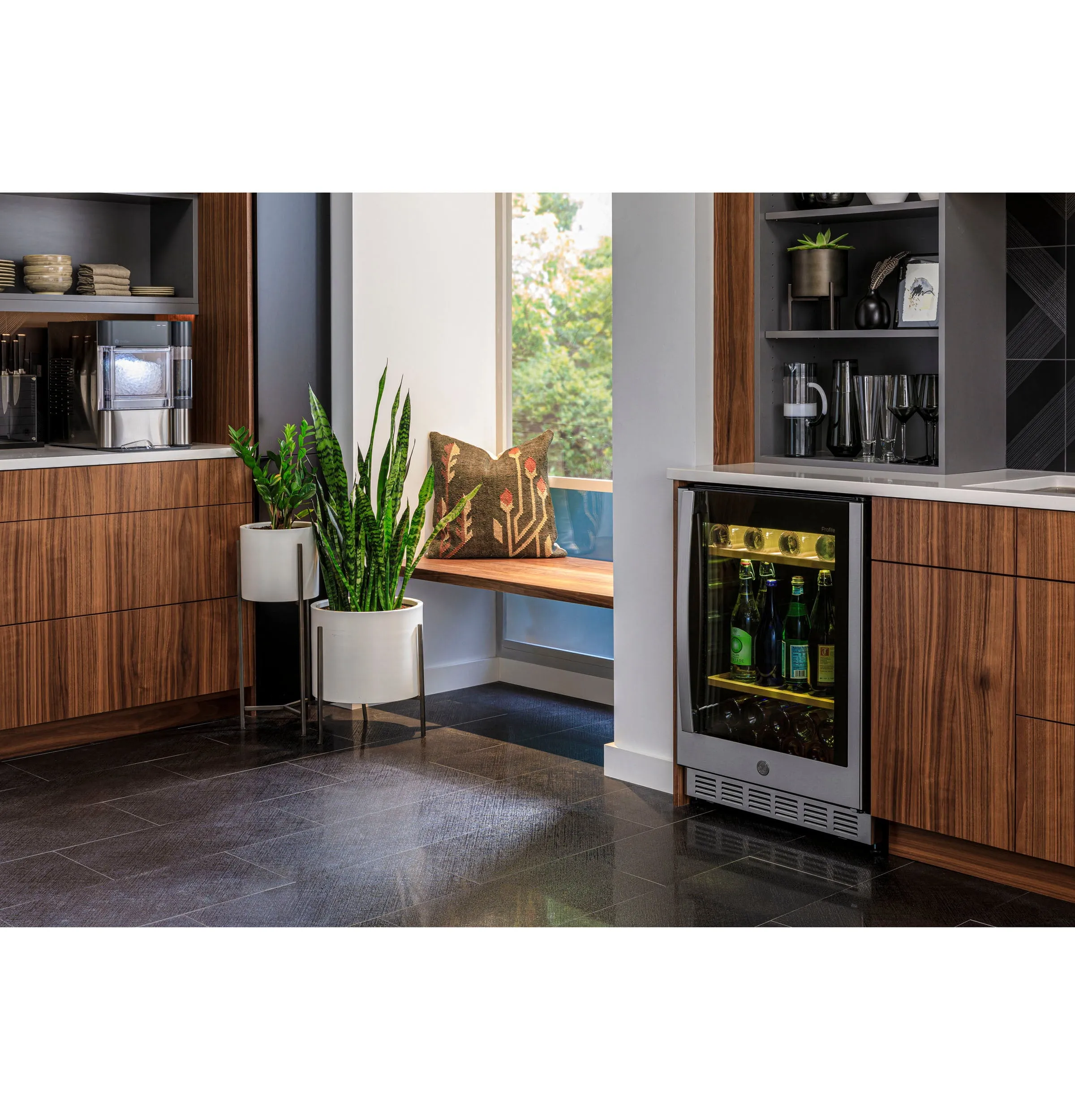 Ge Appliances PVS06BSPSS Ge Profile&#8482; Series Beverage Center