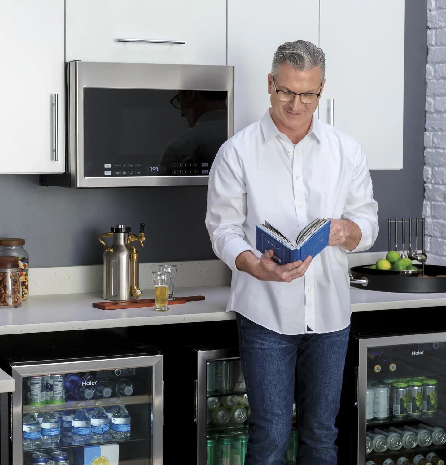 Haier HEBF100BXS 150-Can Beverage Center