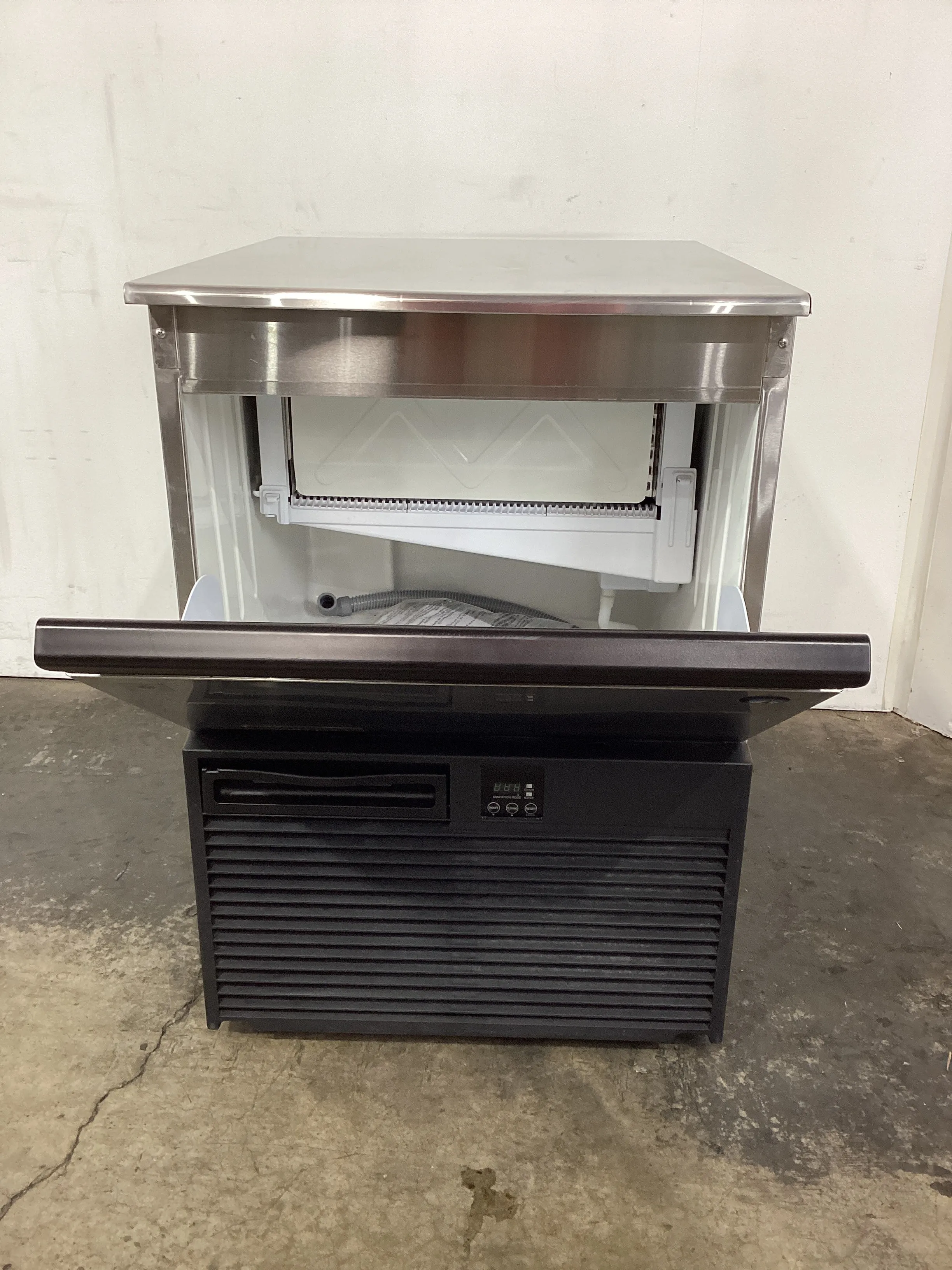 Hoshizaki KM-80C-HC Ice Maker - 824727