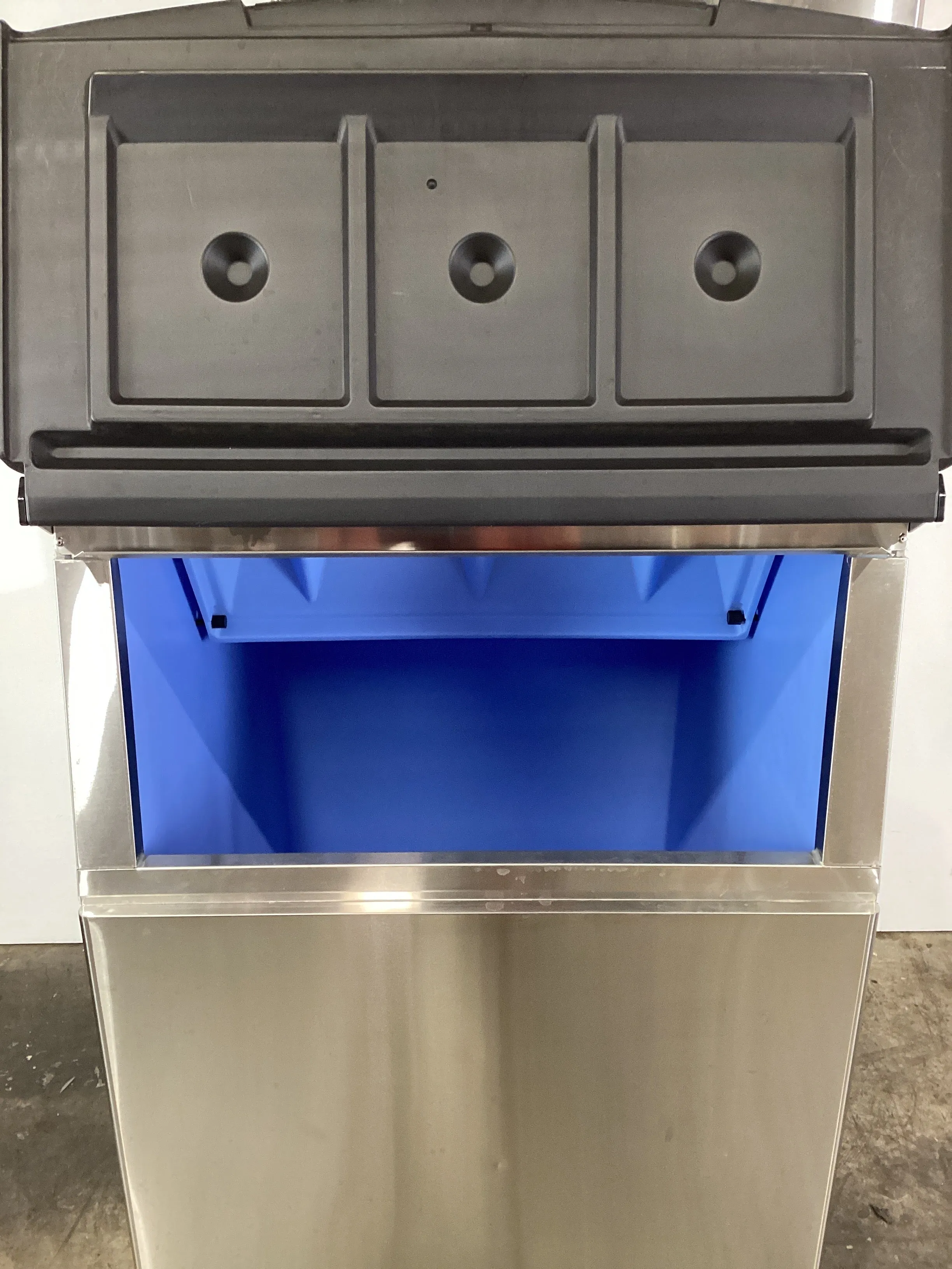 Hoshizaki KMD-270AB/B-501SA Ice Machine with Storage Bin - 791344
