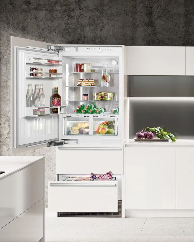Liebherr HCB1581 30" Combined Refrigerator-Freezer With Biofresh And Nofrost For Integrated Use