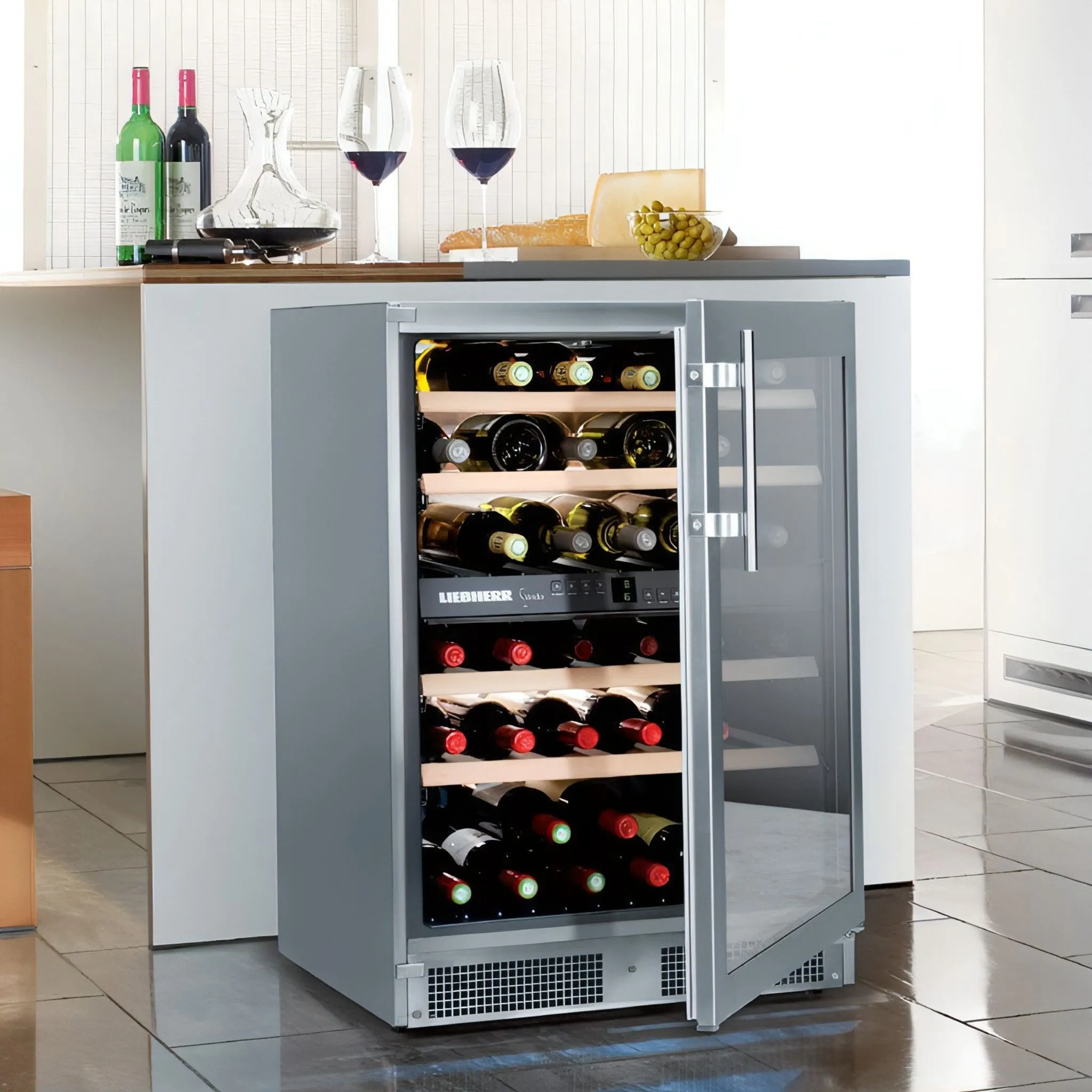 Liebherr - Vinidor 34 Bottle Freestanding/Built In Wine Cabinet - WTes 1672 - Glass Door