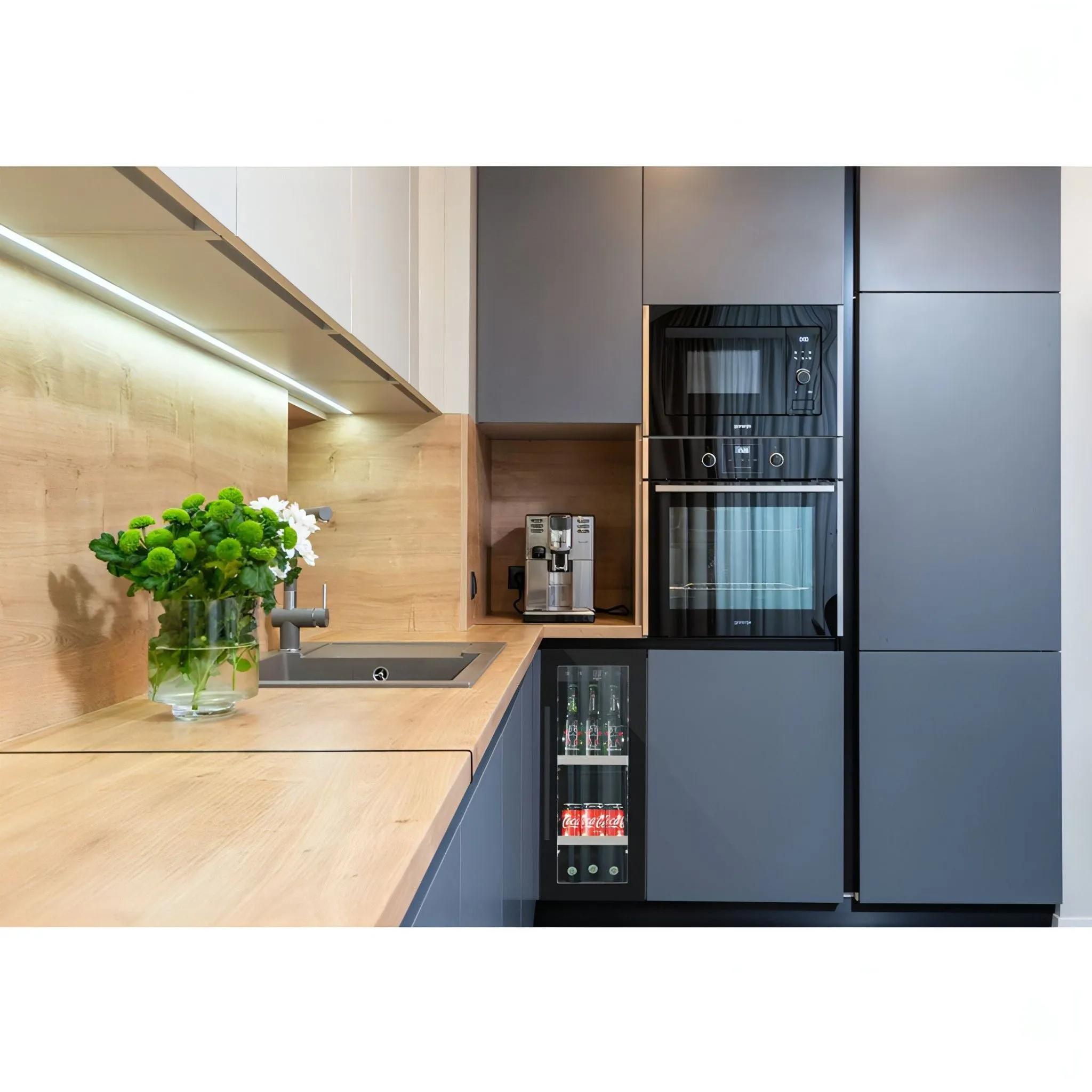 mQuve - 300mm - Undercounter Drinks Fridge - BeerServer30 - Anthracite Black