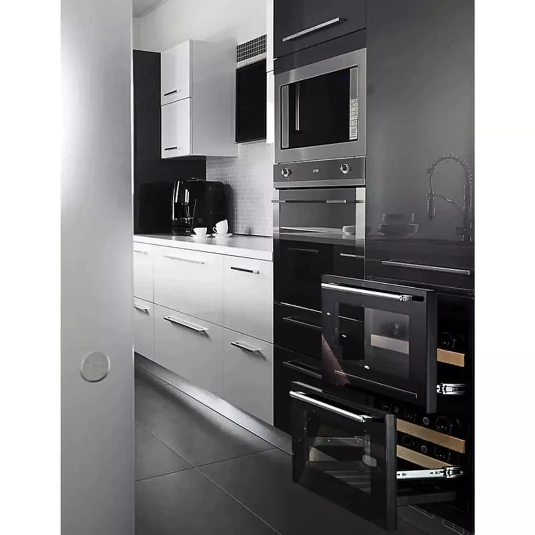 mQuve - 600mm - Undercounter Wine Fridge - WineCave 60DD Fullglass Black