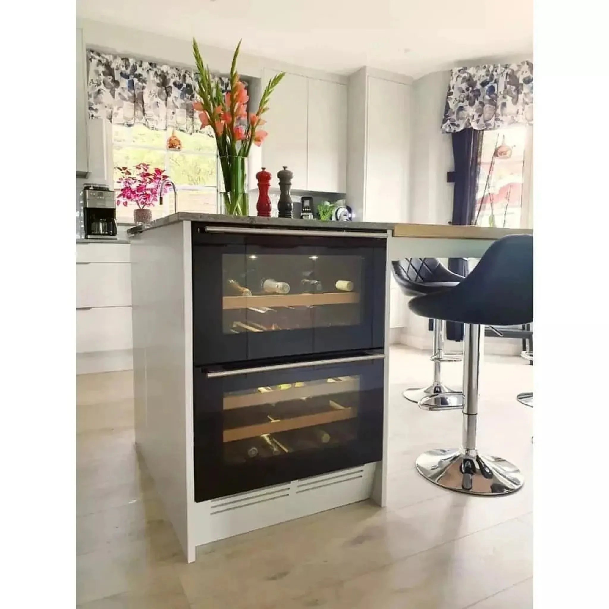 mQuve - 600mm - Undercounter Wine Fridge - WineCave 60DD Fullglass Black