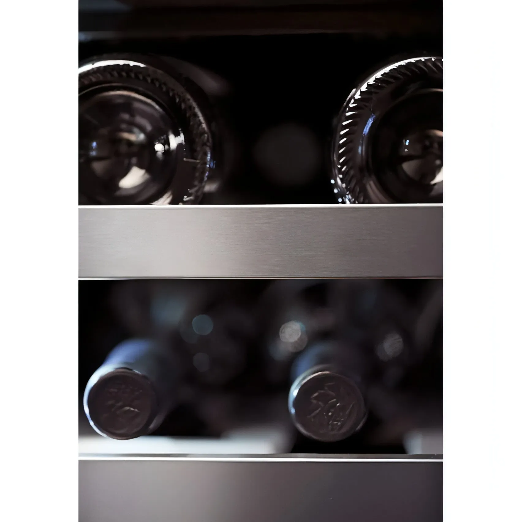 mQuve - Integrated Wine Cooler - WineKeeper Exclusive - 25D - Push/Pull