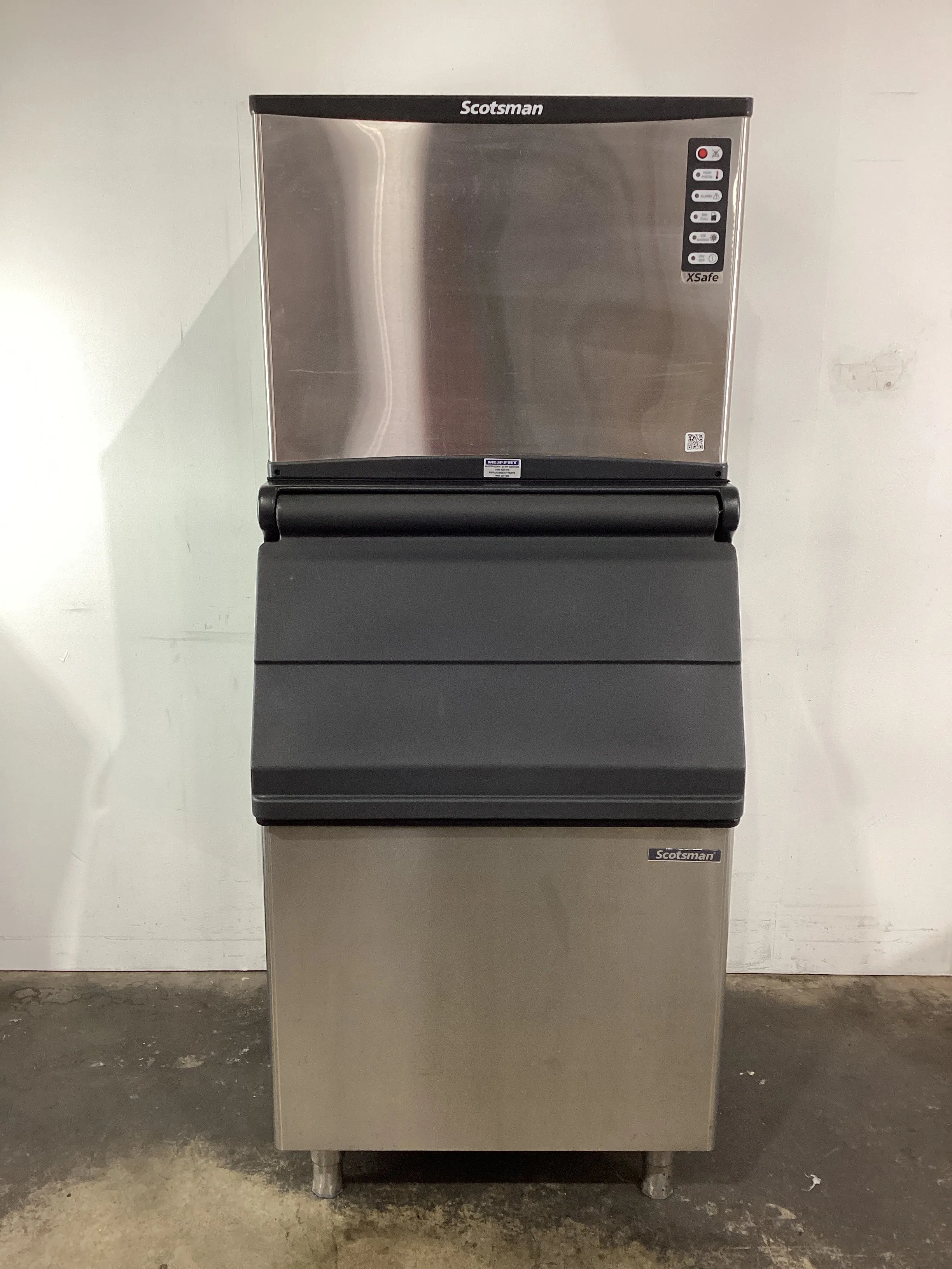 Scotsman NWH457AS 230/50/1 OX Ice Machine   NB 530 Storage Bin - 833914