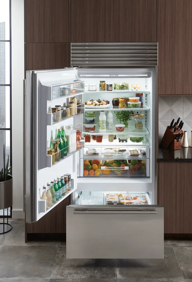 Sub-Zero BI36UIDSPHLH 36" Classic Over-And-Under Refrigerator/Freezer With Internal Dispenser