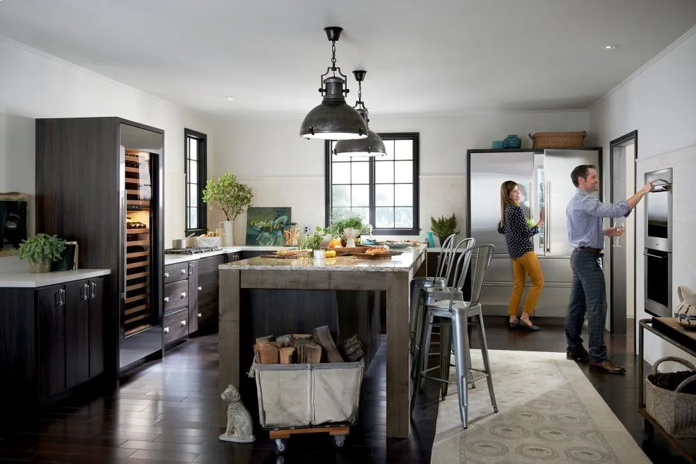 Sub-Zero IT30CIIDLH 30" Designer Over-And-Under Refrigerator/Freezer With Ice Maker And Internal Dispenser - Panel Ready
