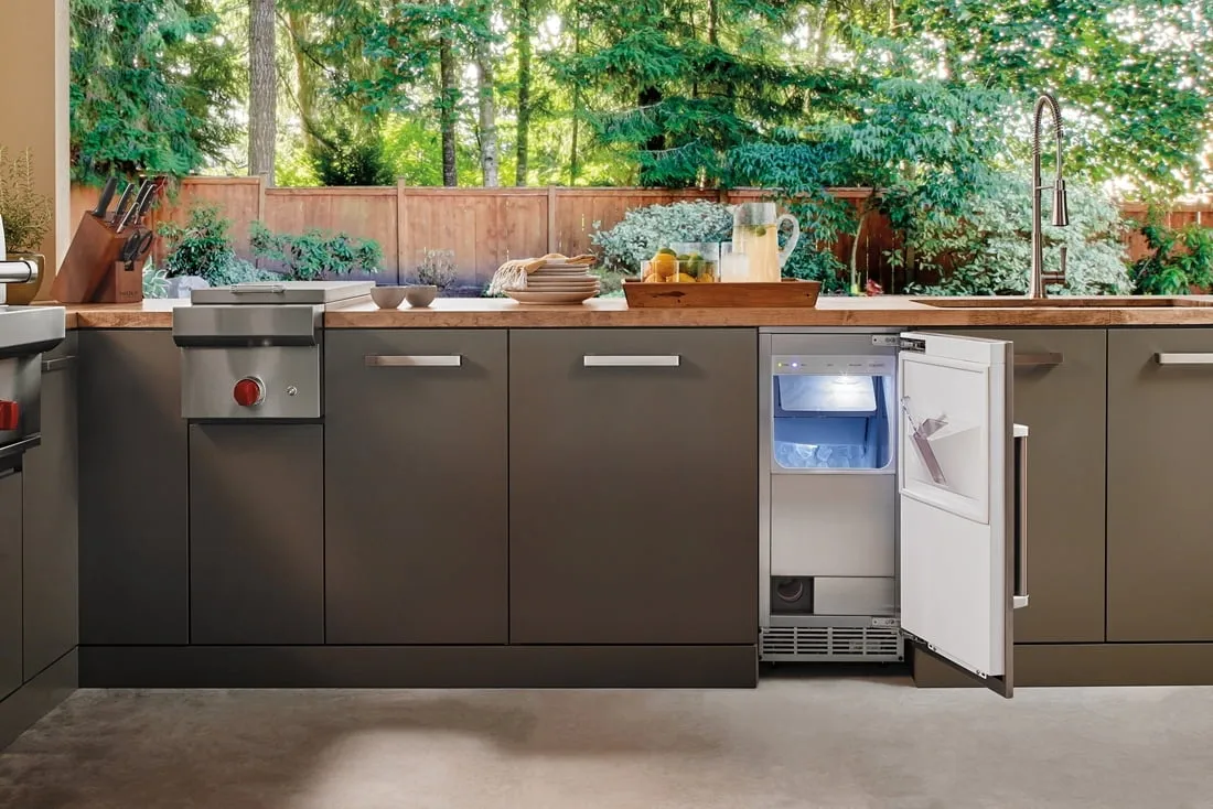 Sub-Zero UC15IPO 15" Outdoor Ice Maker With Pump - Panel Ready