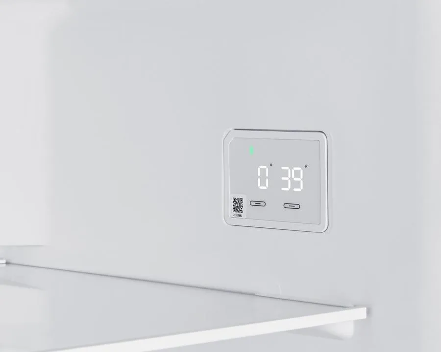 Summit CTR152B 28" Wide Top-Mount Refrigerator-Freezer