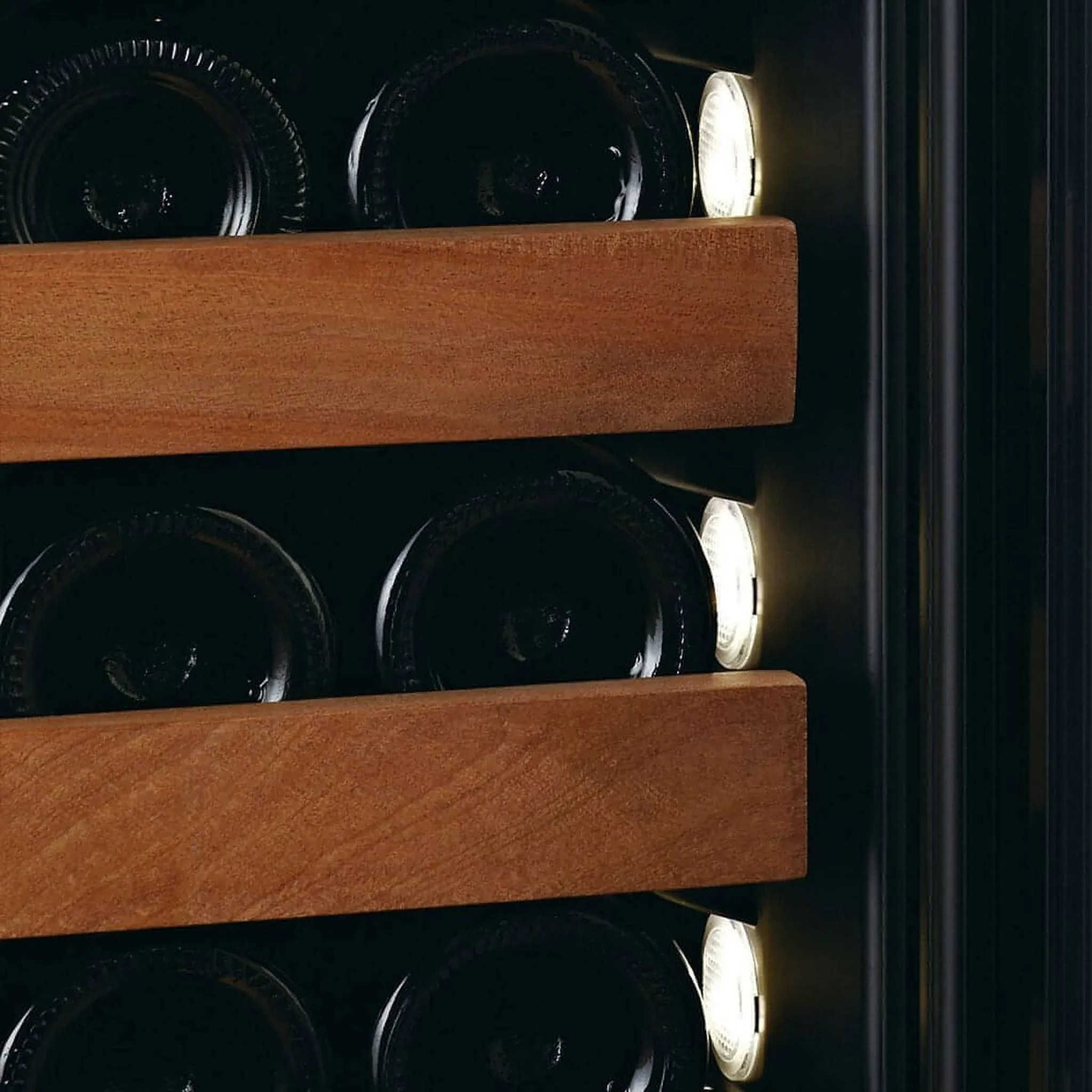 SWISSCAVE Premium - 600mm Dual Zone - 152 Bottle - Freestanding / Built in Wine Cooler - WLB460DFL-MIX - Sapele Shelving