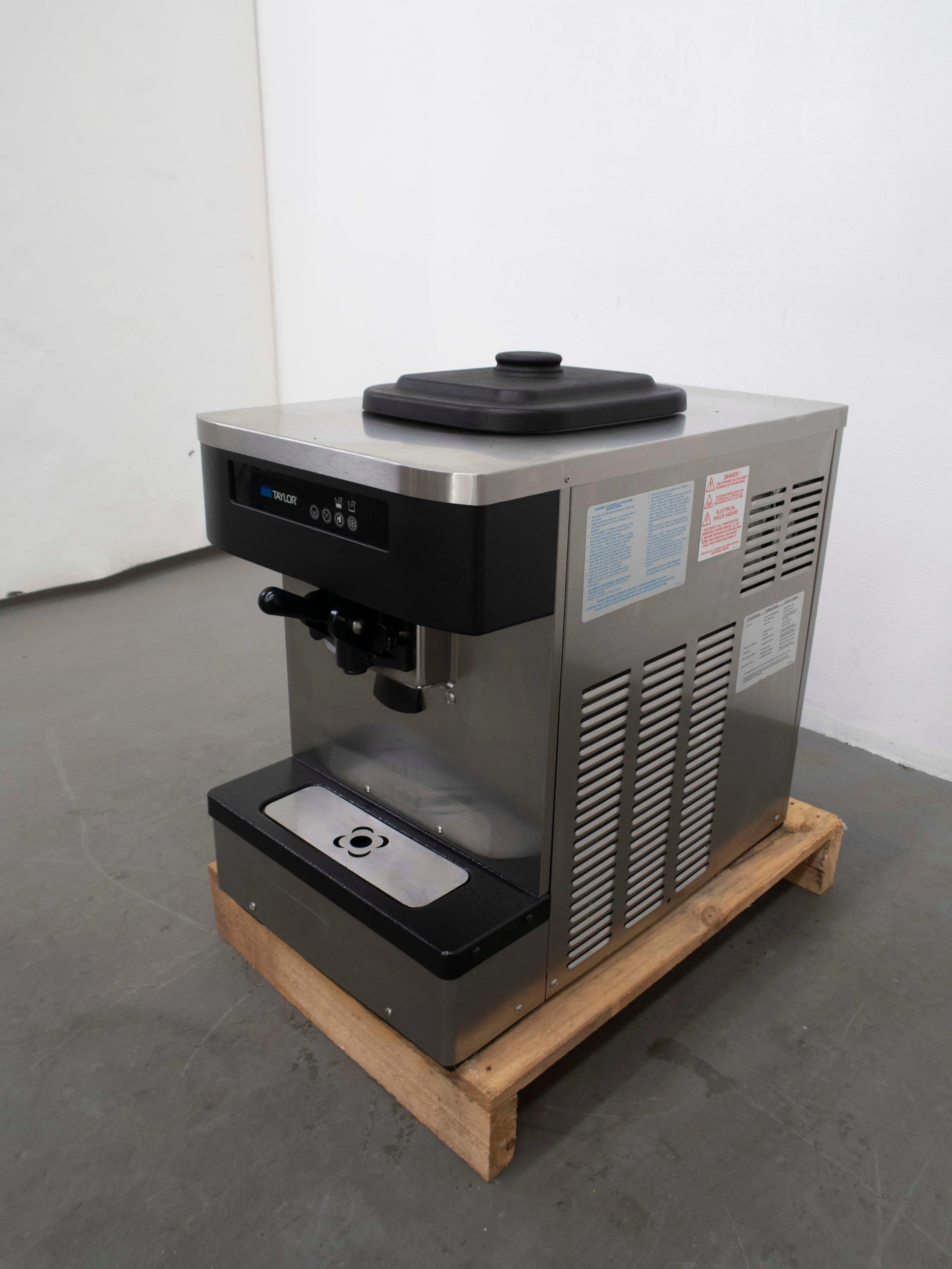 Taylor C152-40 Soft Serve Machine - 746892