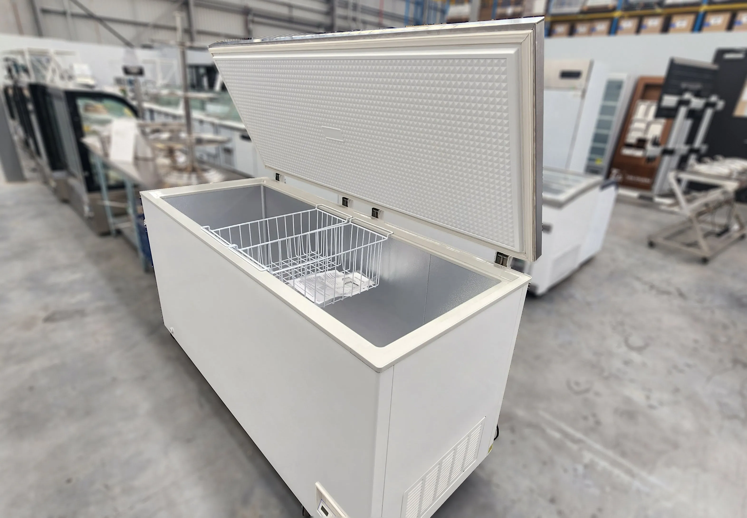 Thermaster Chest Freezer With Ss Lid BD598F