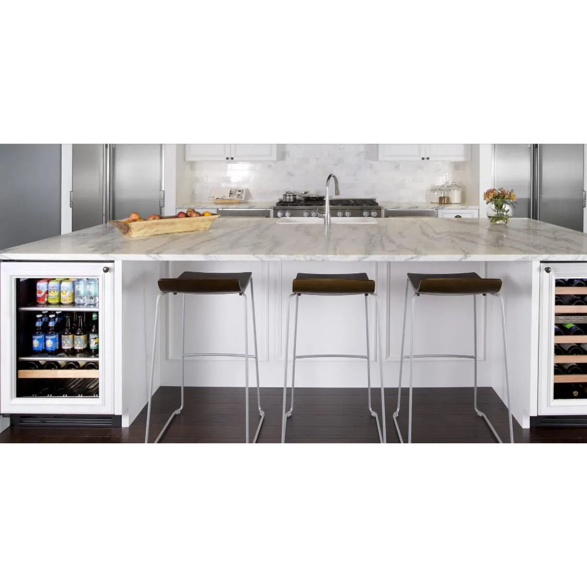 True Residential 300 Series 5.6 cu.ft. Freestanding Beverage Center TBC-24-R-OG-C