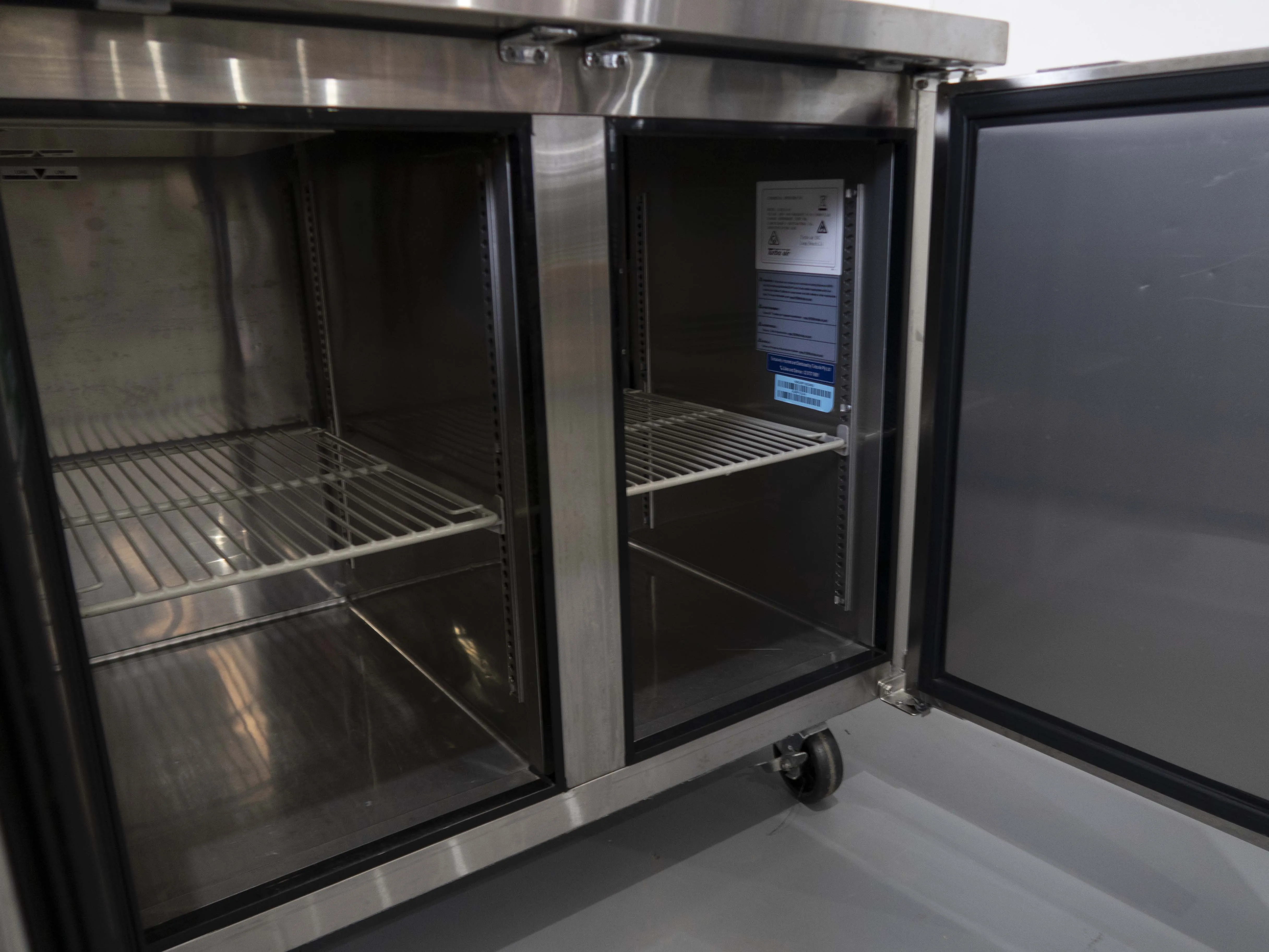 Turbo Air KURF12-2-N Undercounter Fridge/Freezer - 795714