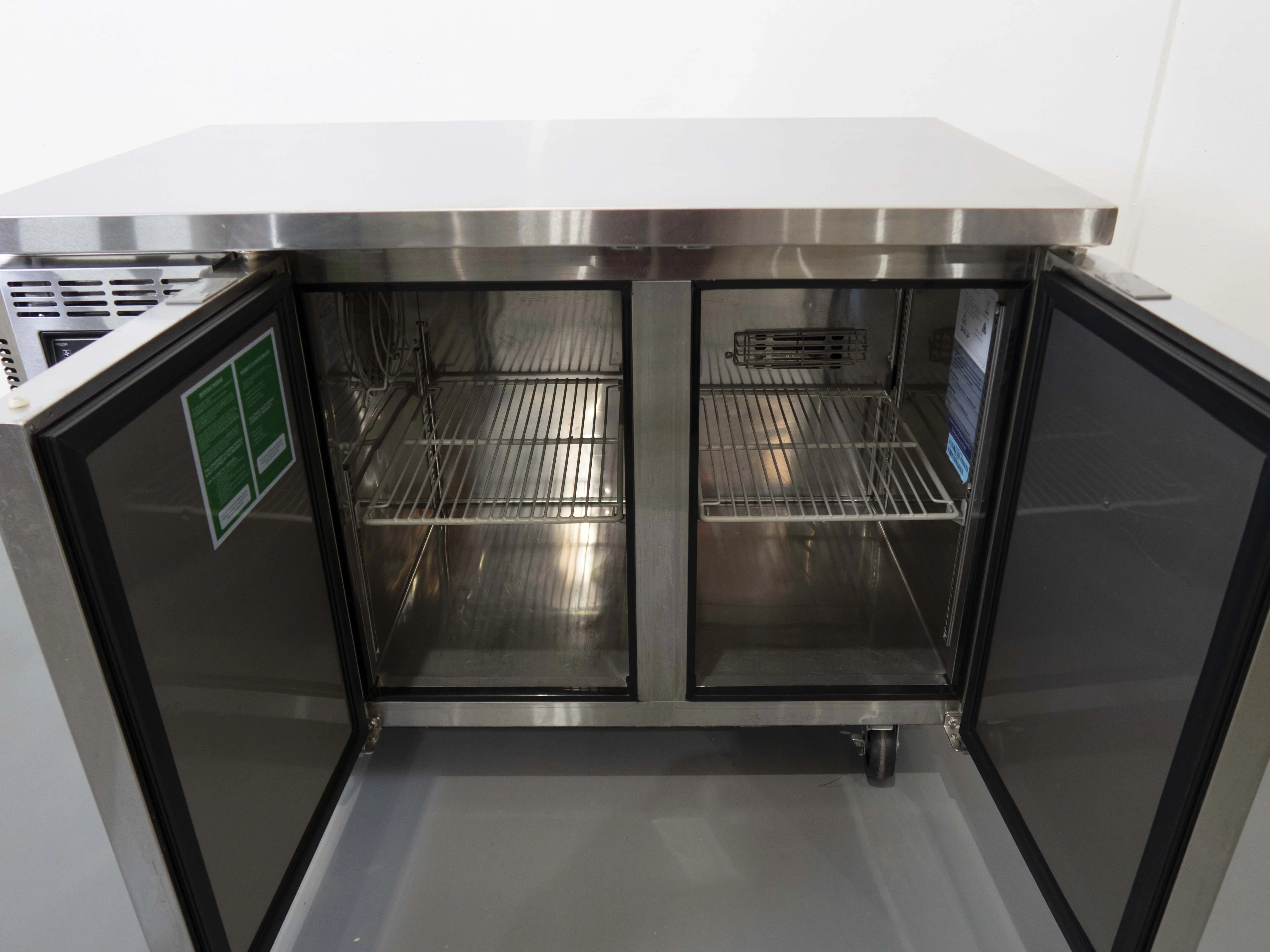 Turbo Air KURF12-2-N Undercounter Fridge/Freezer - 795714